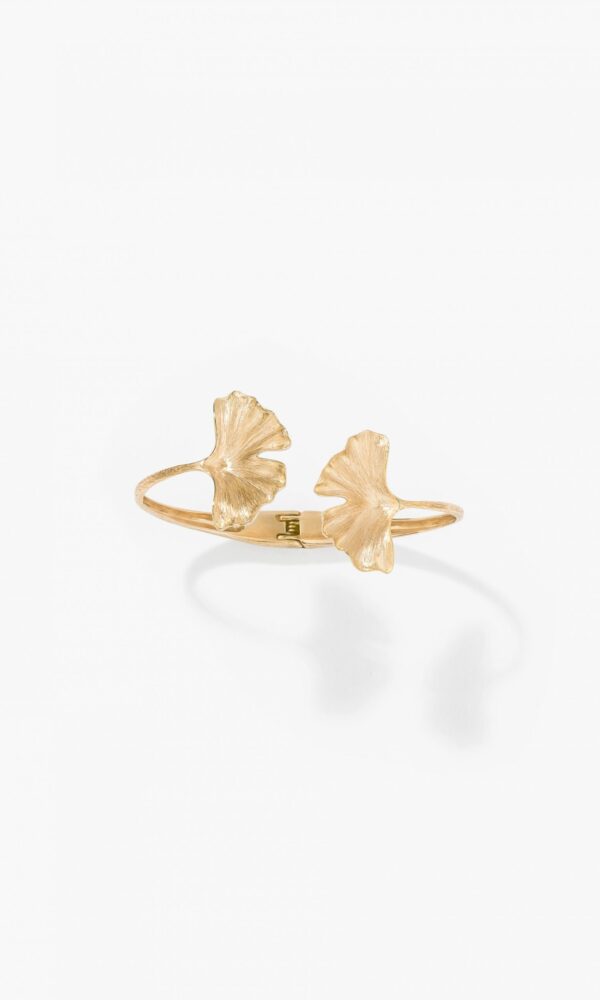 Découvrez ce sublime bracelet réalisé en or jaune 18 carat par la maison Aurélie Bidermann. Disponible chez Dumas Joaillier à Avignon. Détaillant officiel.